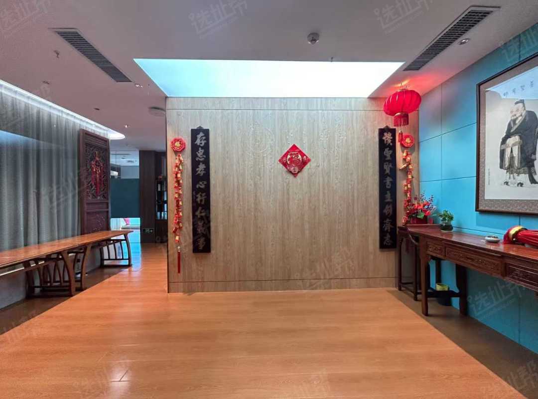 卓越世纪中心 300平租金160/平 精装修