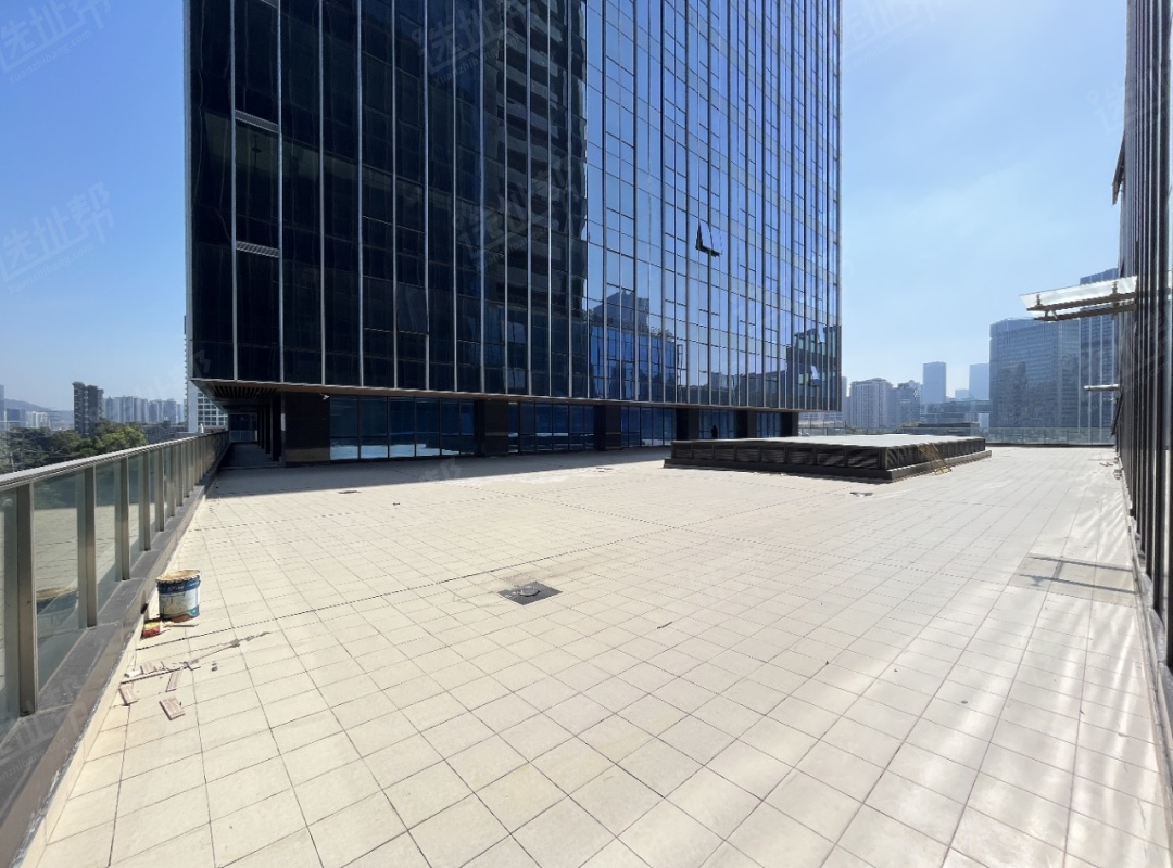 带384㎡大阳台，租108元/平，一手面积，可定制装修