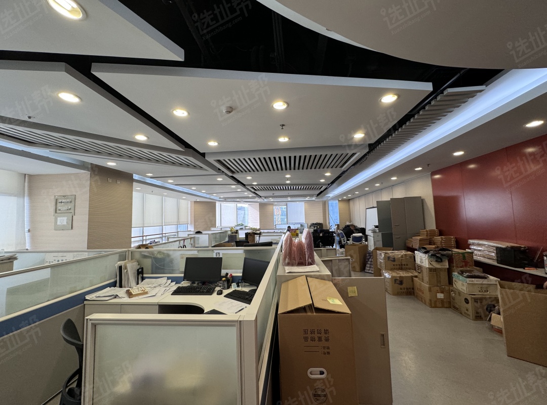 市民中心旁，经贸中心423平，精装修，一手直租