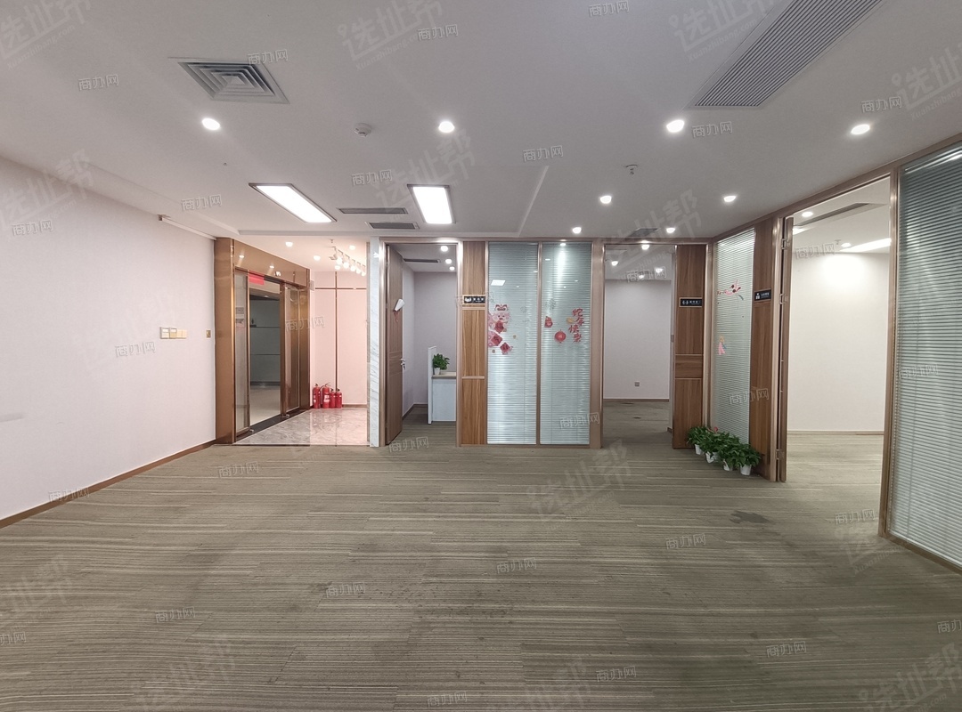 市民中心旁，荣超经贸中心高层166平，一手直租，精装修