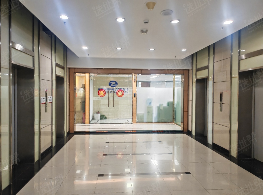 车公庙地铁口创新科技广场一期346㎡招租，电梯口，坐北朝南