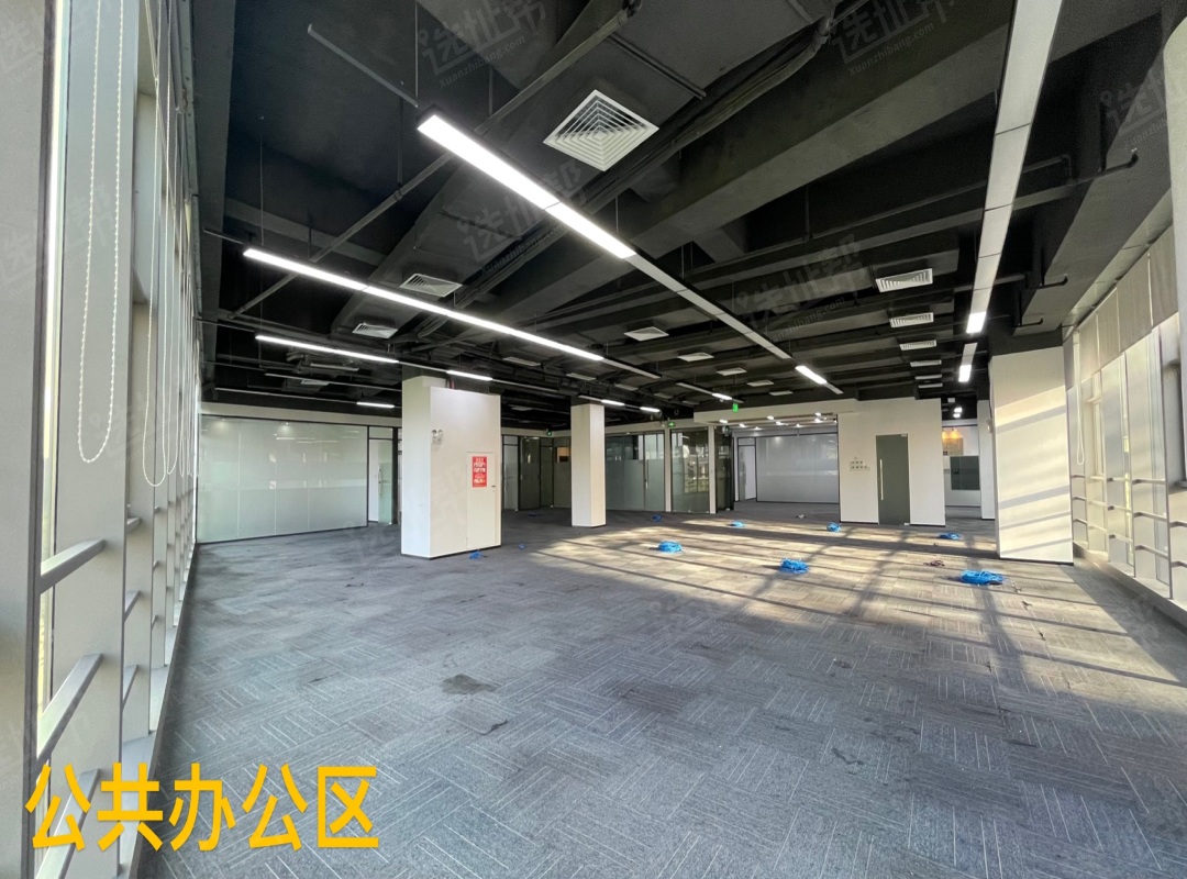 地铁口 甲级写字楼   大转角双面采光  精装修  9+1格