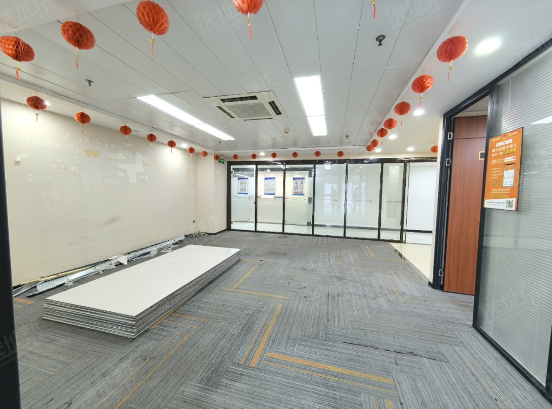 深南大道首排 车公庙地铁口c口 金润大厦3+1户型 随时能看