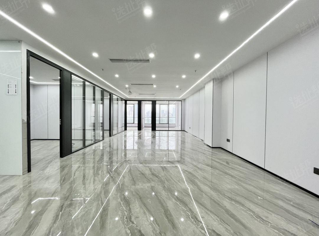 地铁口 数码时代大厦257㎡东南朝向特价急租