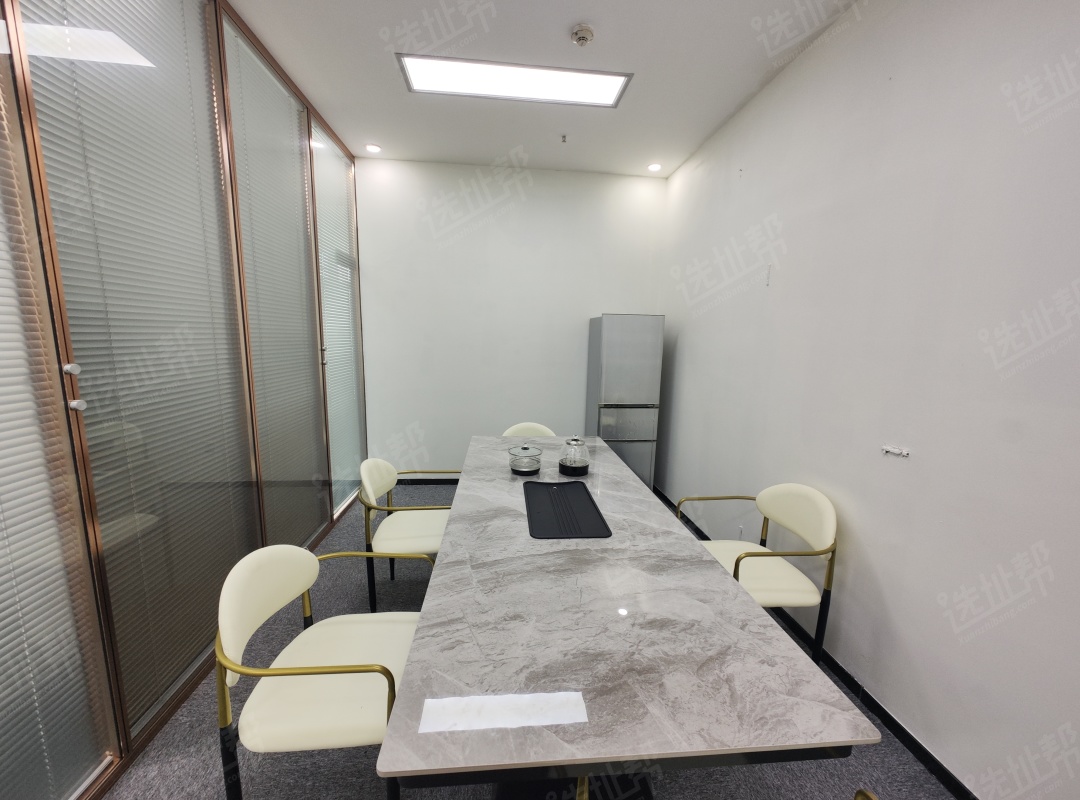 上梅林双地铁口，卓越城二期高区108平，精装，特价99元/平