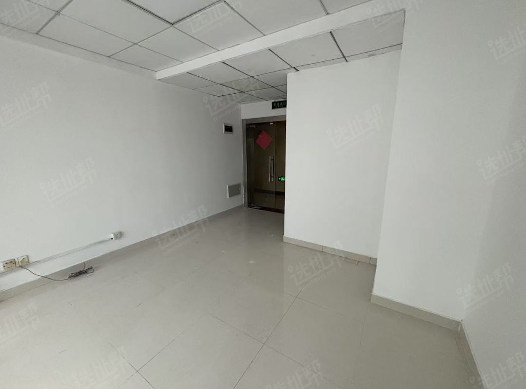 车公庙地铁口，盛唐商务大厦高区34平，精装修，一手直租