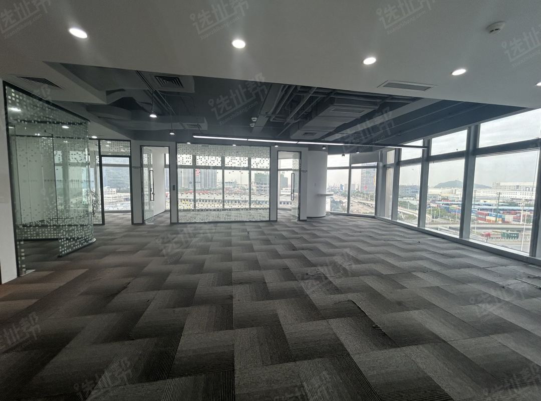 前海妈湾全新甲级办公，信利康268平，特价88元/平，4+1