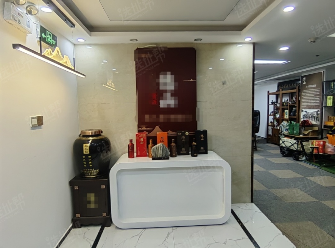天发大厦带阳台特价小户型