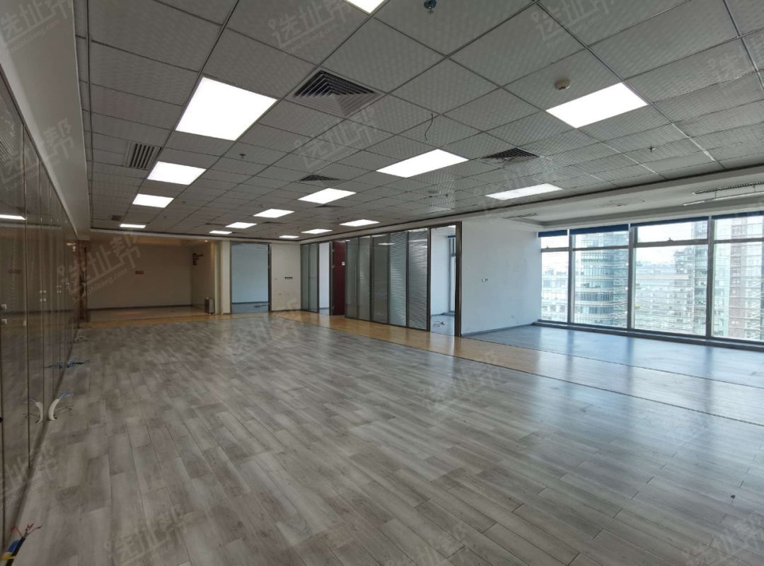 卓越城，电梯口，精装修急售