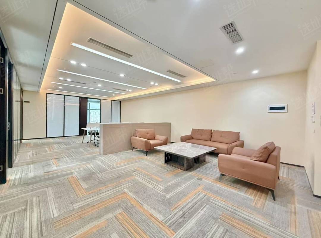 福田中心区京地大厦特价出租，5+1户型，双面采光