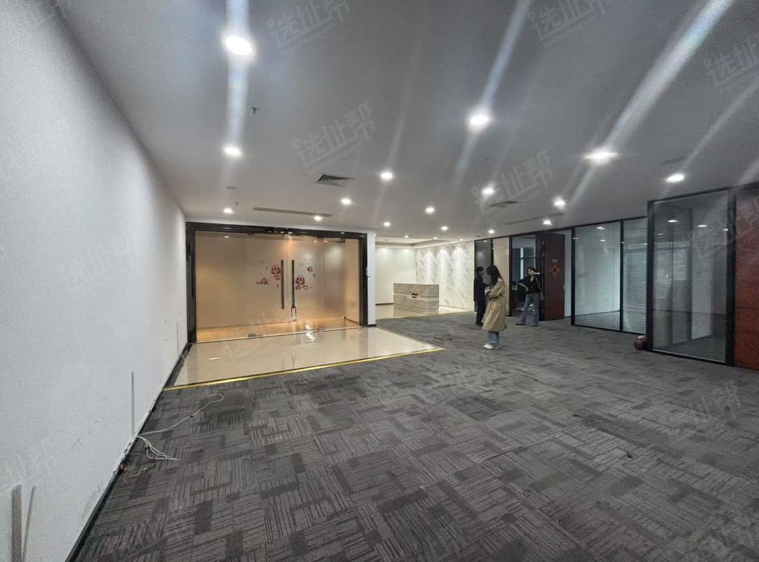 上梅林双地铁口，卓越城310平，精装修，特价120元/平