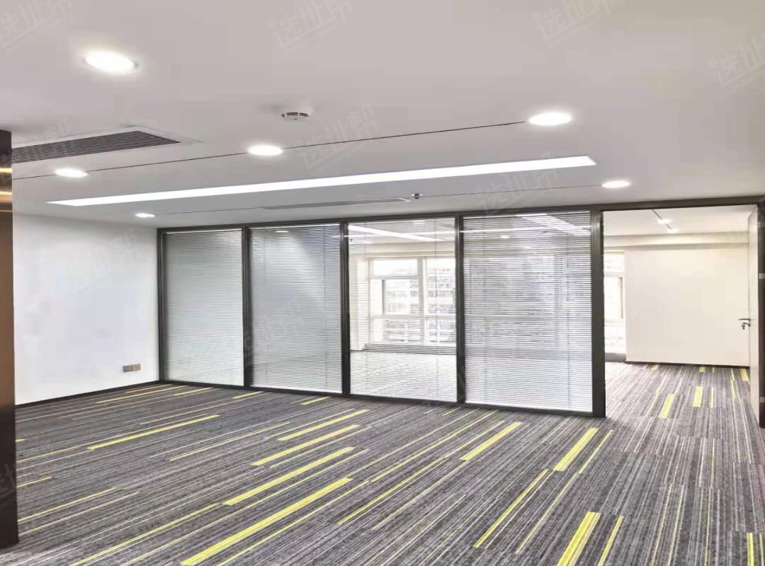 地铁口物业 英龙大厦 全新豪华装修 带全家私 