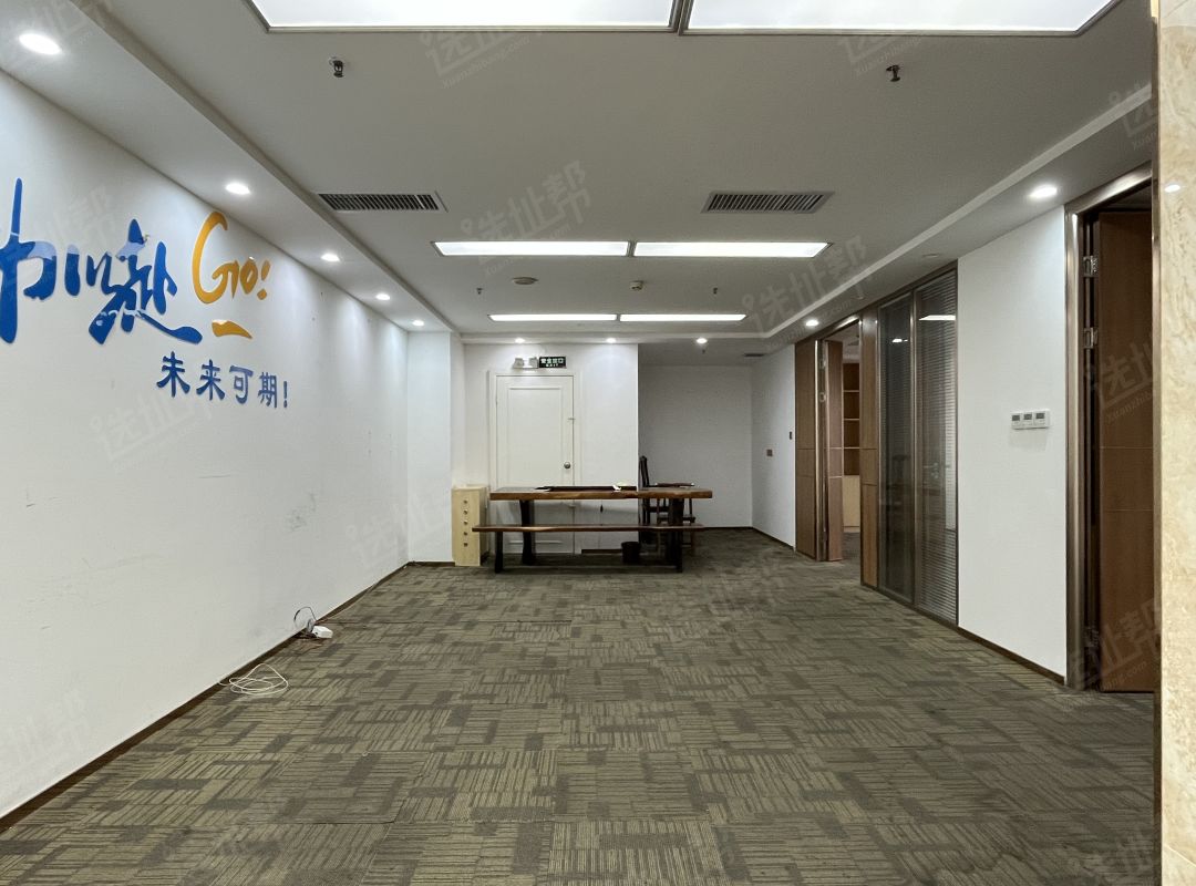 车公庙地铁口，创建大厦131平转租，精装修