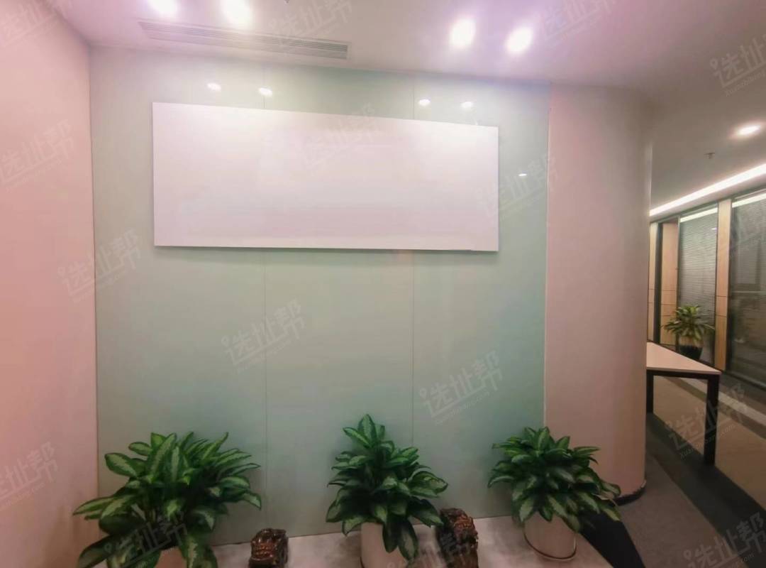 新世界文博中心，5+1户型，东南双面采光，可看莲花山