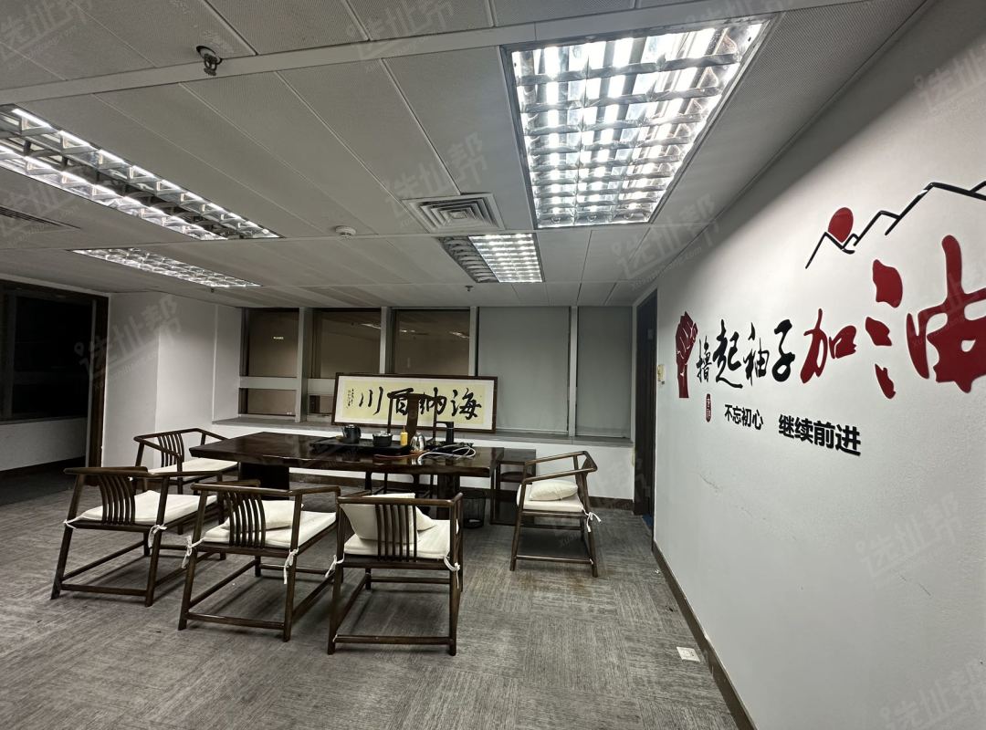 联合广场 高区 289平租85/平 5+1隔间 精装修