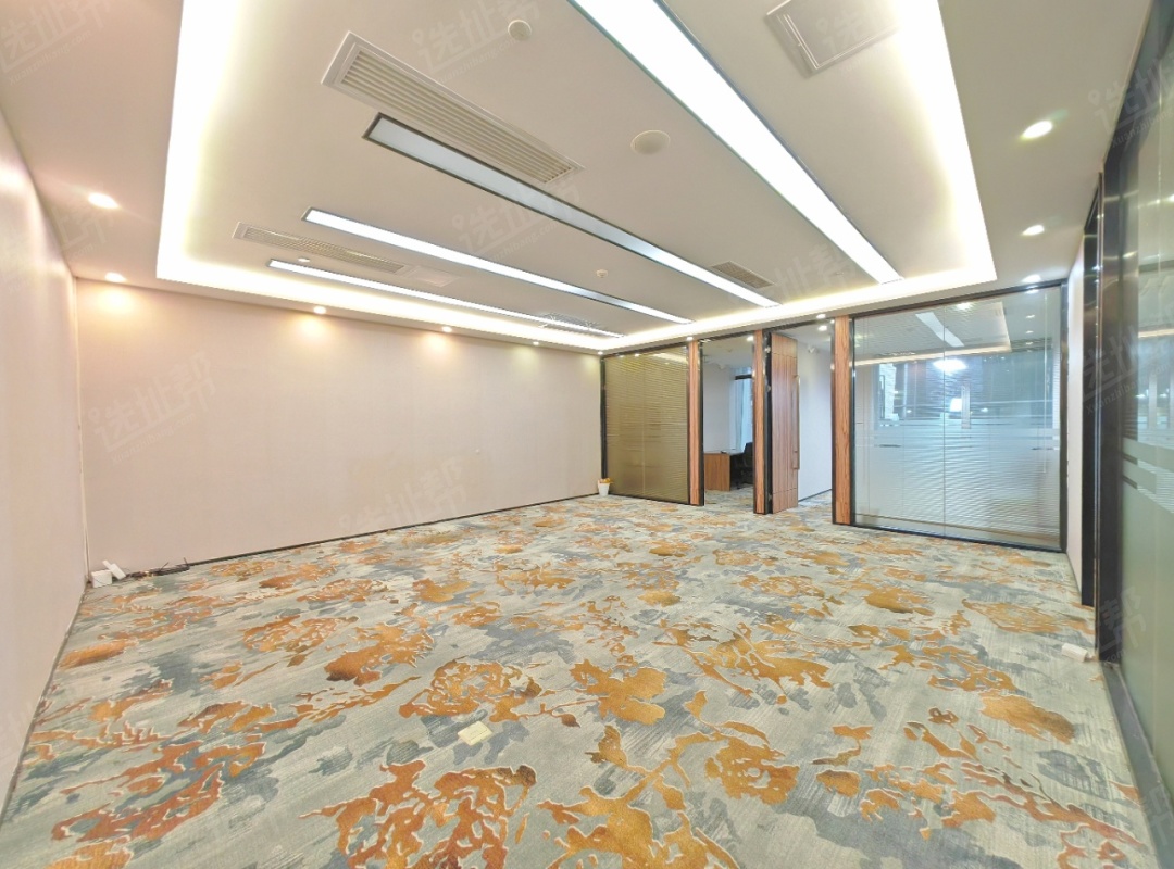 京基滨河时代，西南向，工位12-15人