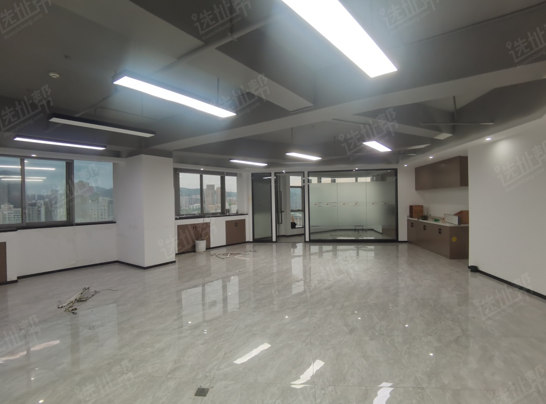 车公庙深南大道首排，创展中心118平，高区，特价85元/平