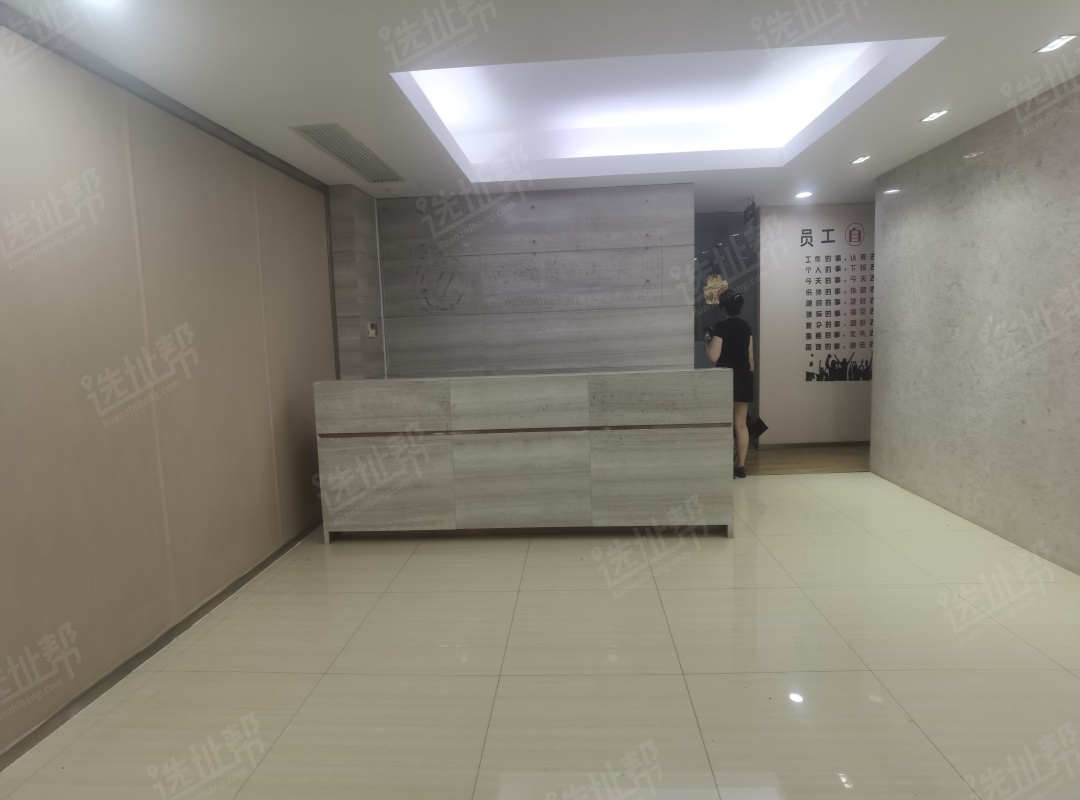 江西大厦精装修 360平租金100/平 4+1隔间 朝南  