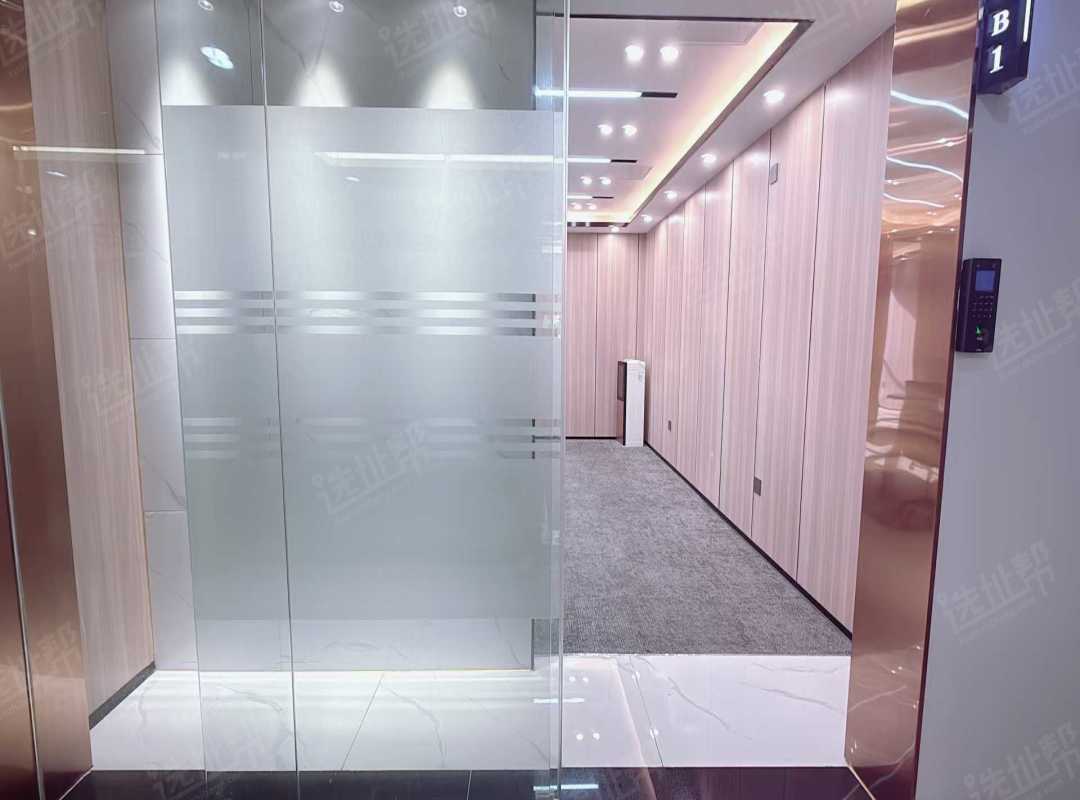 福田中心区精装出租，24小时计电量，3+1格局