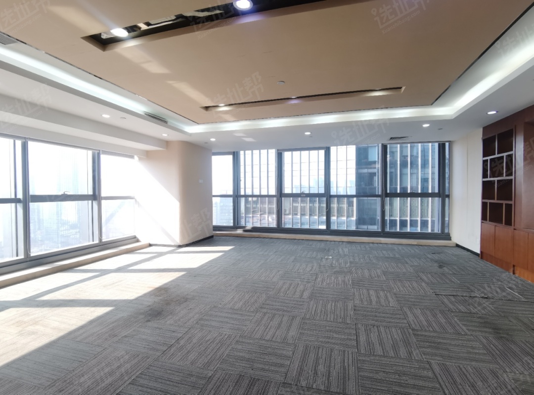 车公庙地铁J口50米  新出13+1户型 精装修，随时能看