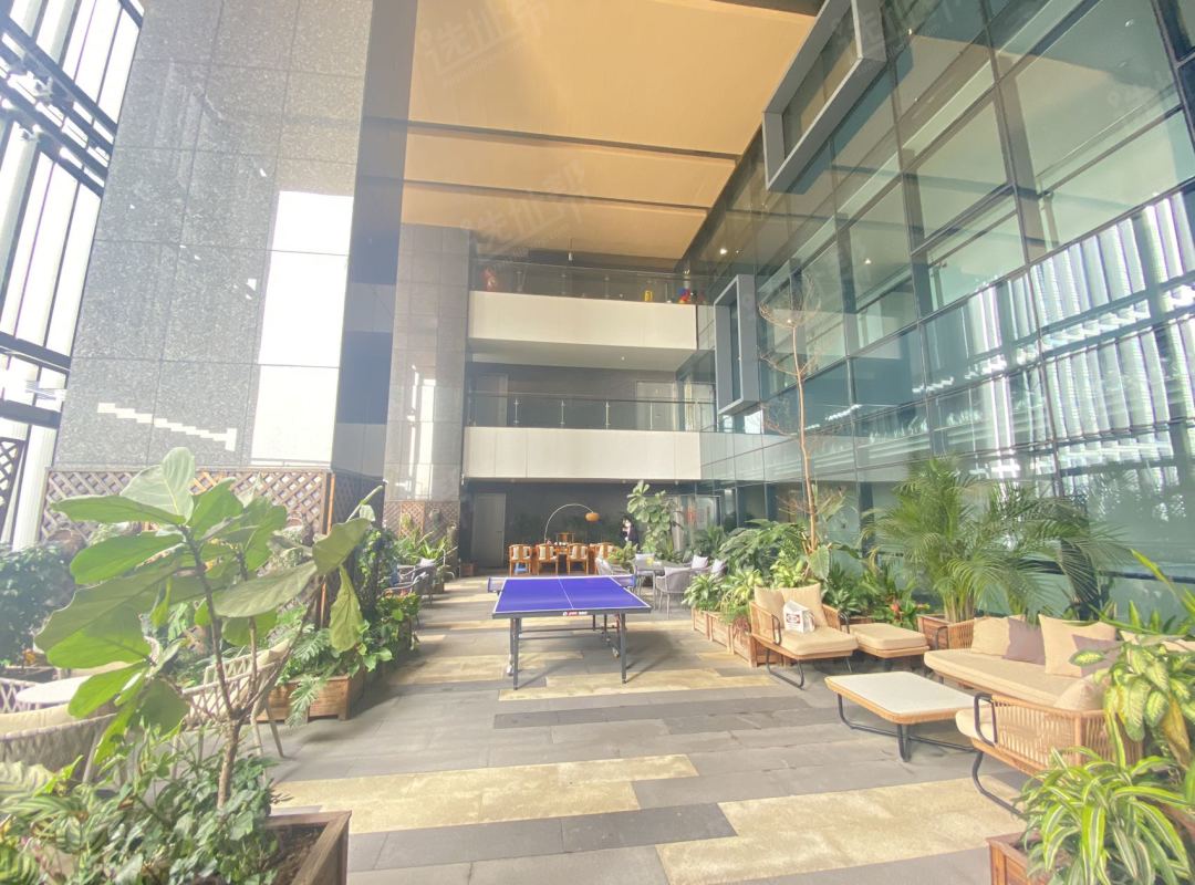 福田CBD中心区，会展上心地铁口鼎和大厦2085平，精装修