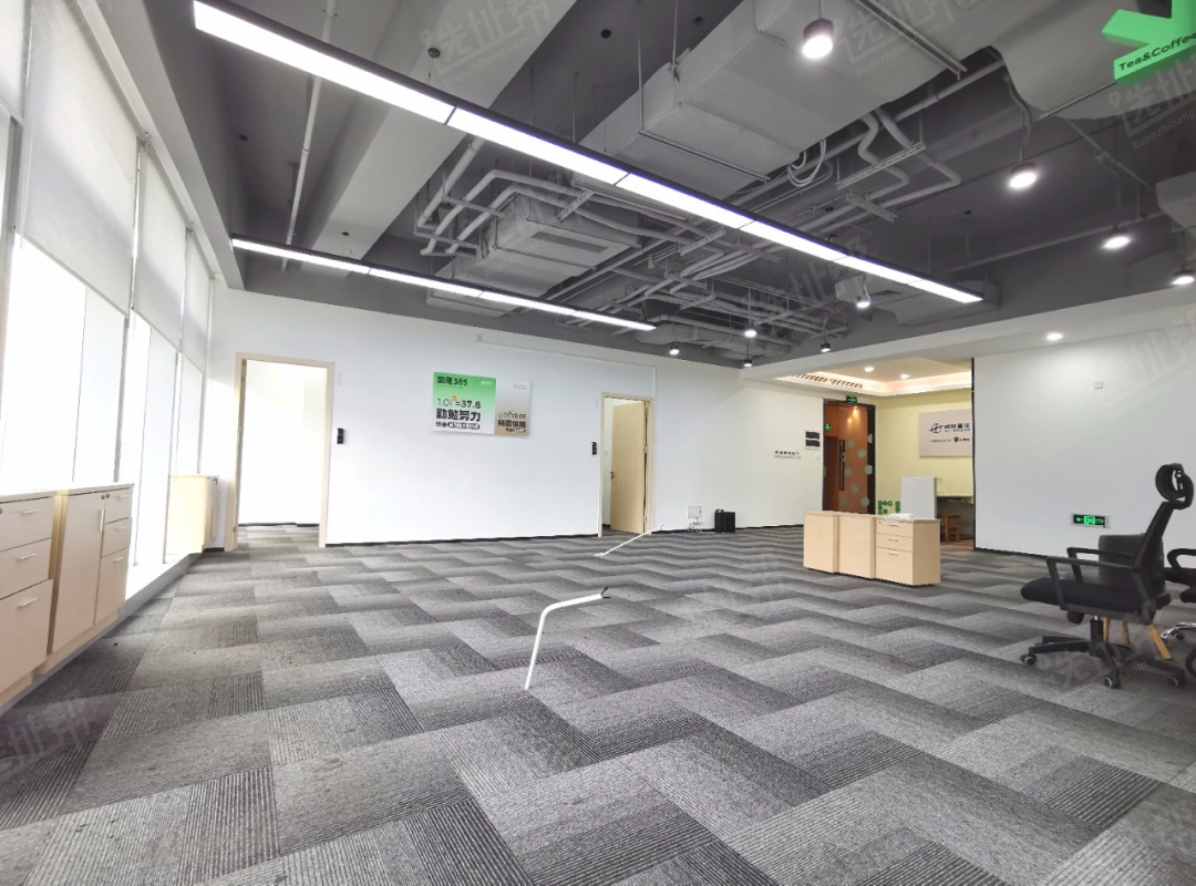 前海妈湾全新甲级办公，信利康267平，特价88元/平，精装