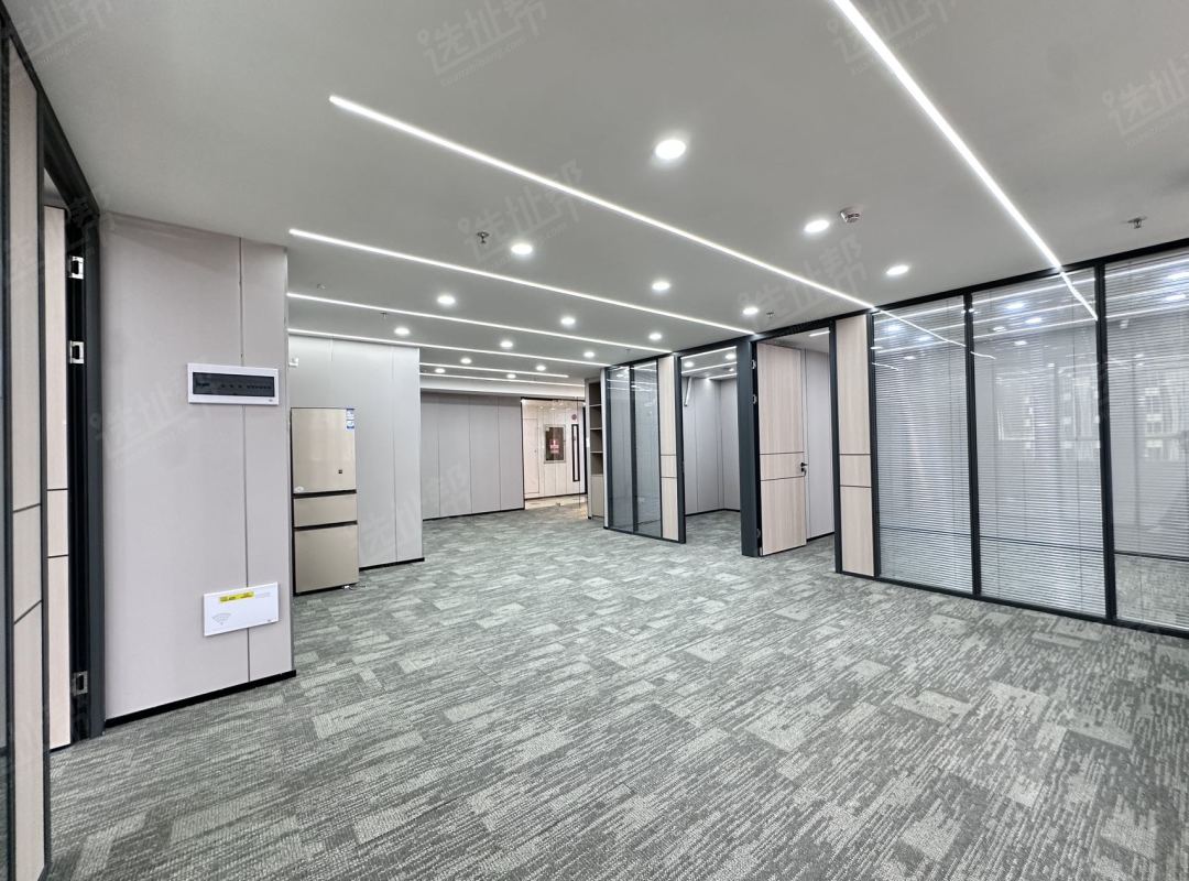 地铁口 国际商会大厦241㎡东南朝向一手业主特价急租