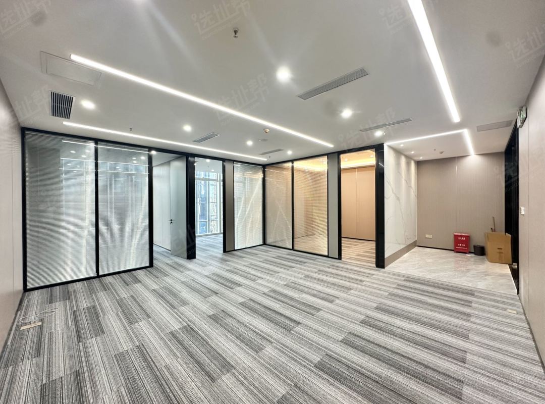 卓越前海壹号A座朝北，3+1，全新装修户型特价出租