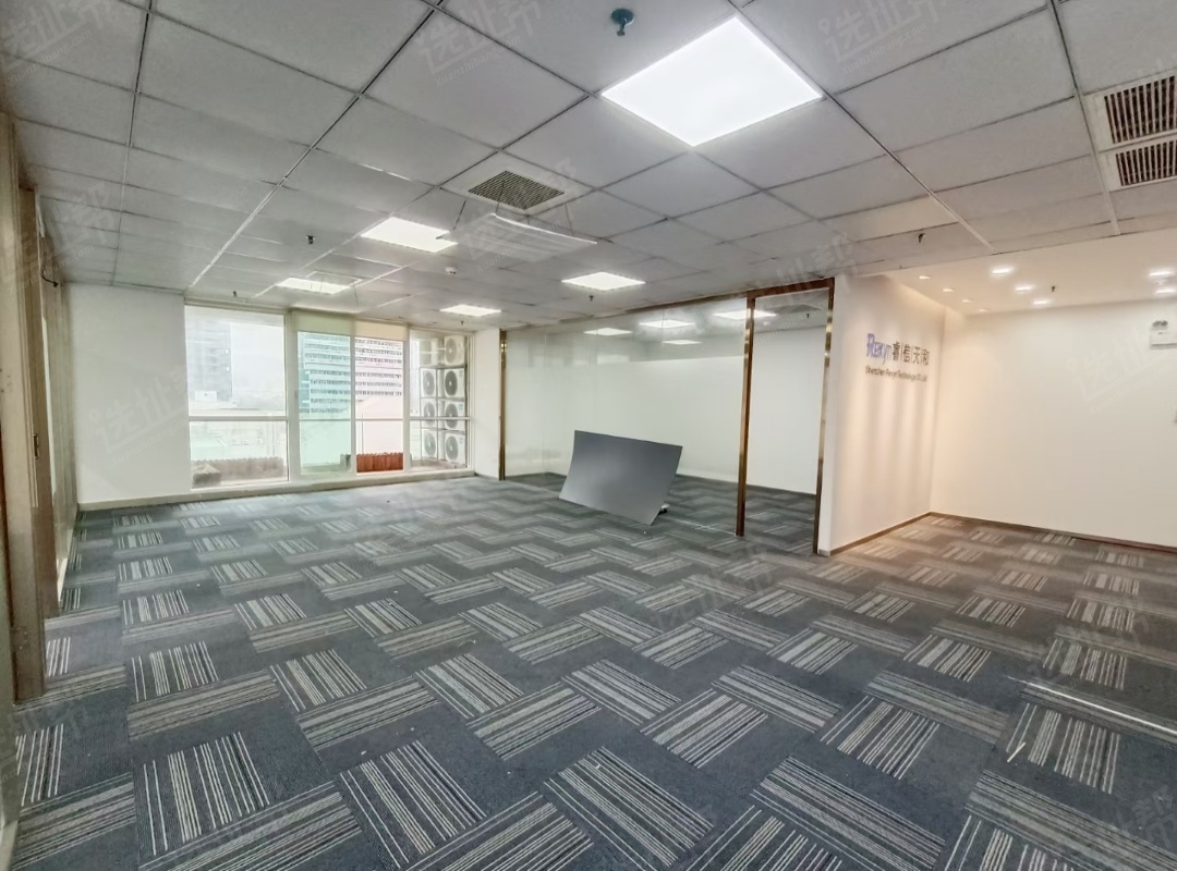 创新一期B座，238m²，带阳台