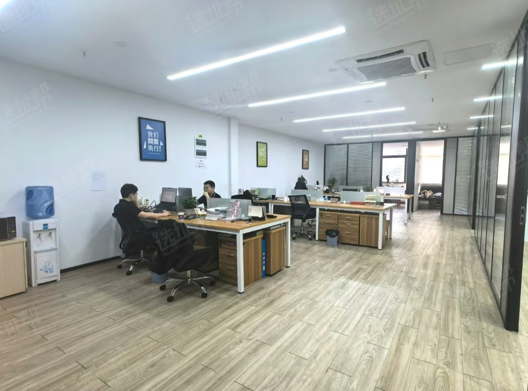 整层全新豪装 ：金谷4号B座物业 风水宝地