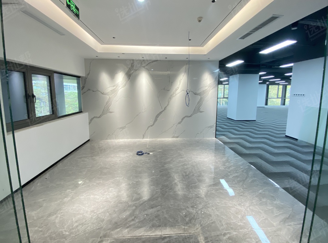南山科技园 同方科兴科学园1000平精装配家私
