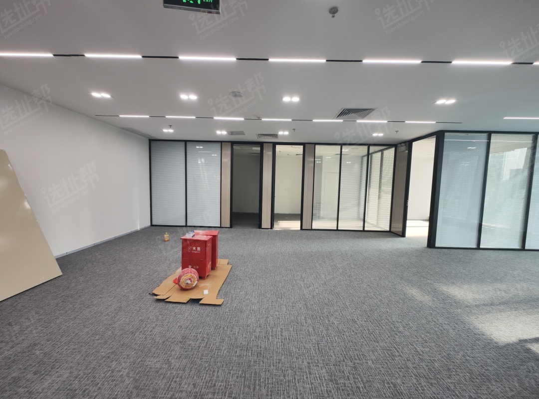 地铁口 京基滨河时代大厦精装250㎡东南双面采光特价急租