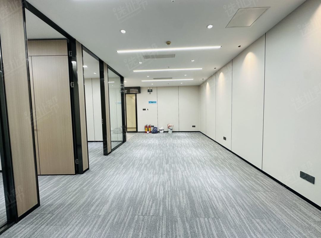 安联大厦精装修215平米  全新招租