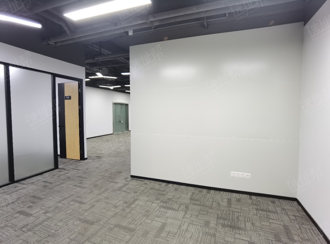 tcl开发商直租电梯口户型342.15平