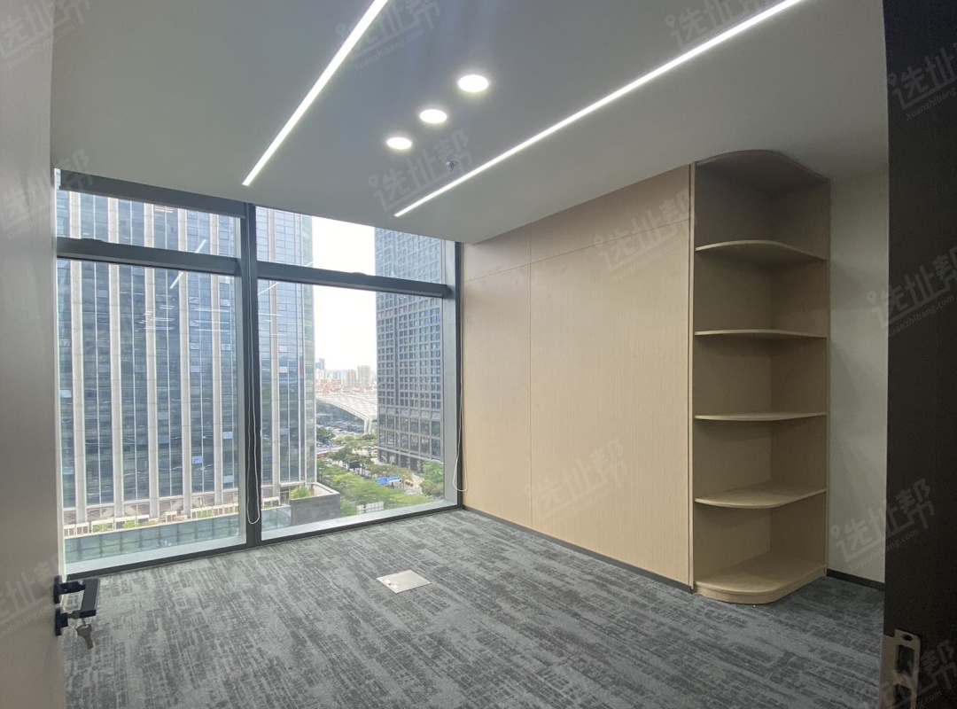 皇庭中心，朝向南