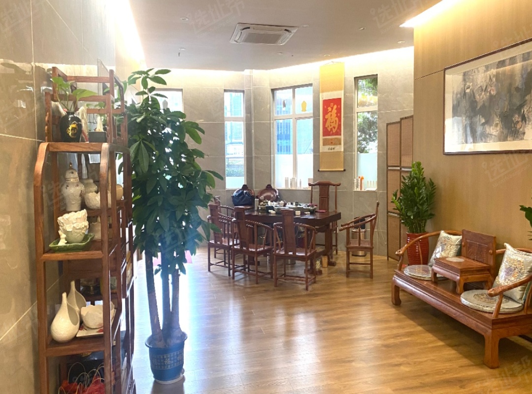 福田高铁站旁，国际商会大厦高层500平，精装修，一手直租