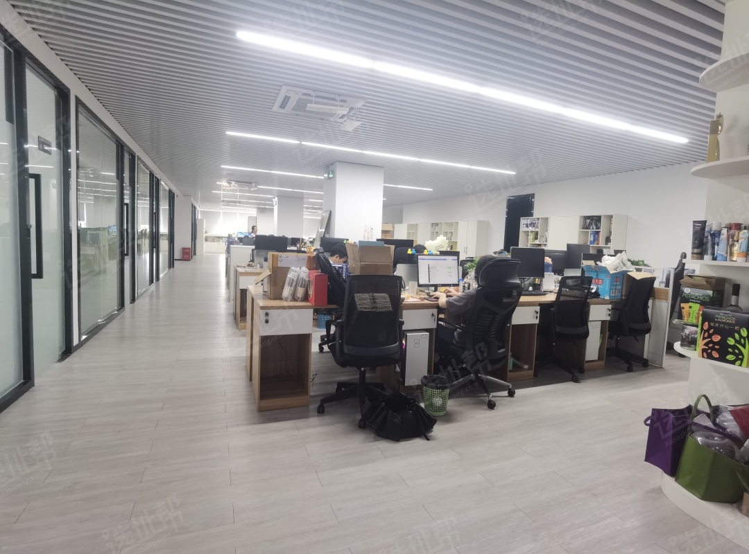 创新科技一期一手物业出租 786平租金110/平