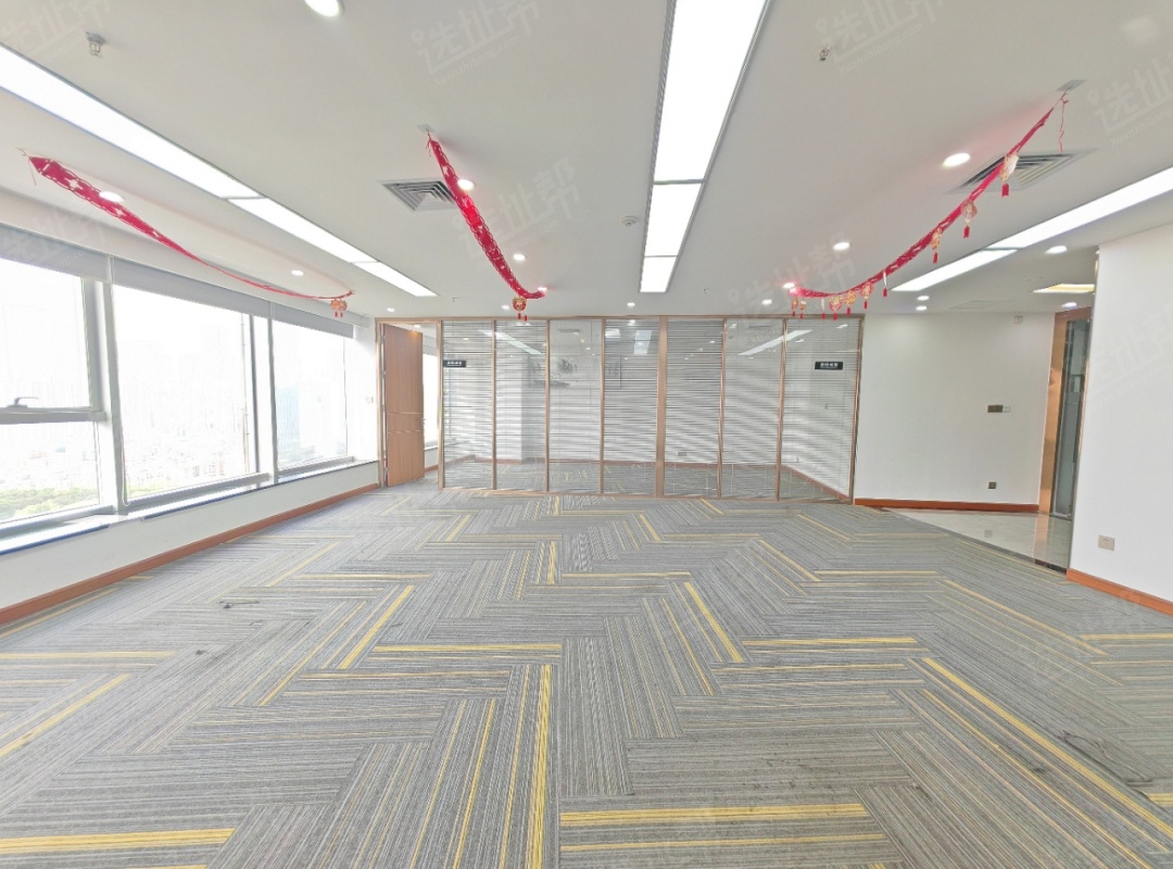 田面城市大厦 208平方租99每平方米朝南